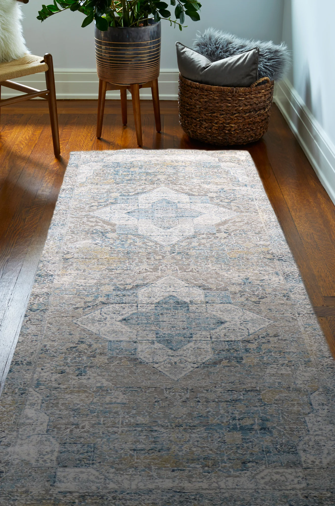 A161-GYBL-ALR142-RUN-CH_SCENE13_1024x1024@2x