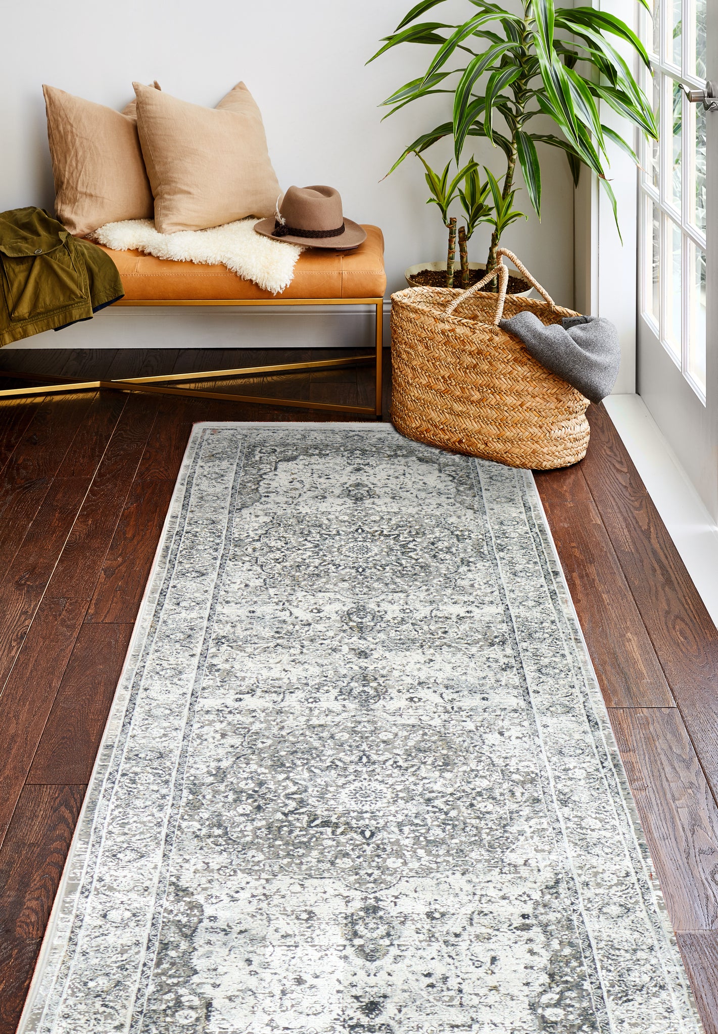 A161-IVGY-ALR135-RUN-CH_SCENE58_1024x1024@2x