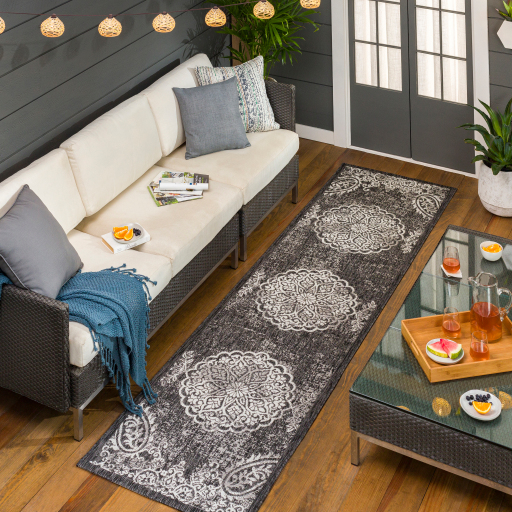 eag2364RunnerOutdoor-roomscene_201