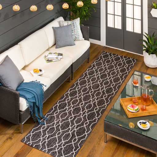 eag2384RunnerOutdoor-roomscene_201